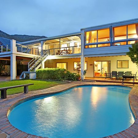 Atlantic Dream Beachfront Villa Scarborough Bagian luar foto