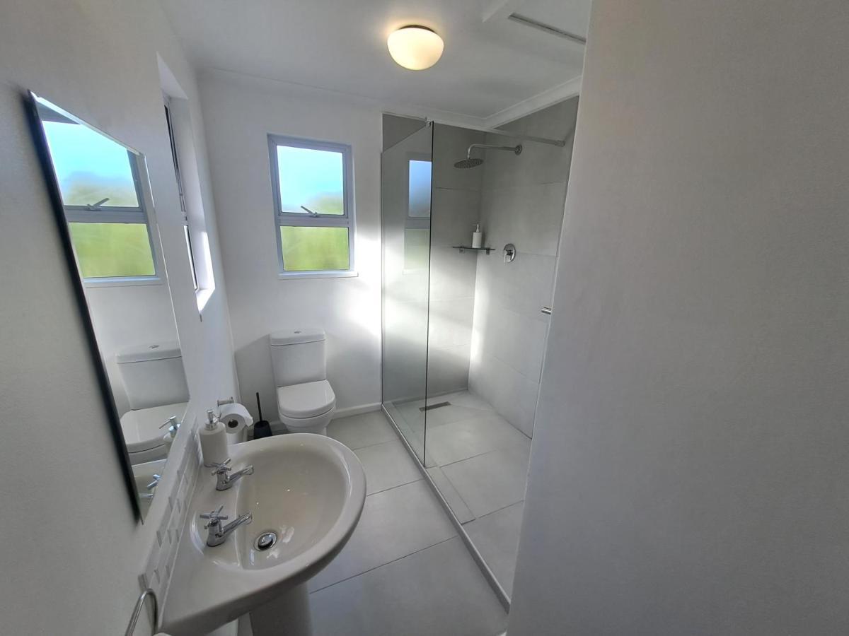 Atlantic Dream Beachfront Villa Scarborough Bagian luar foto