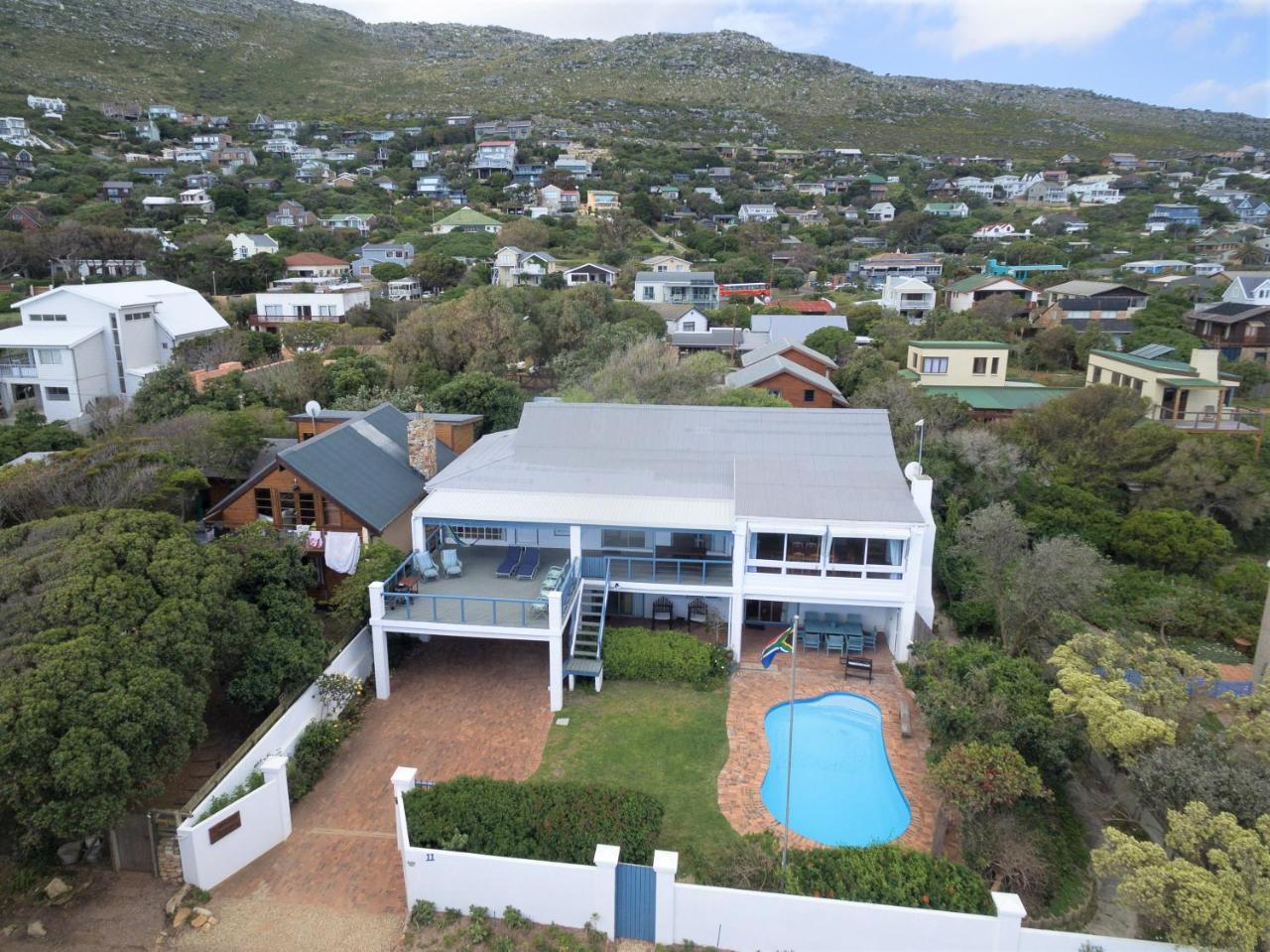 Atlantic Dream Beachfront Villa Scarborough Bagian luar foto